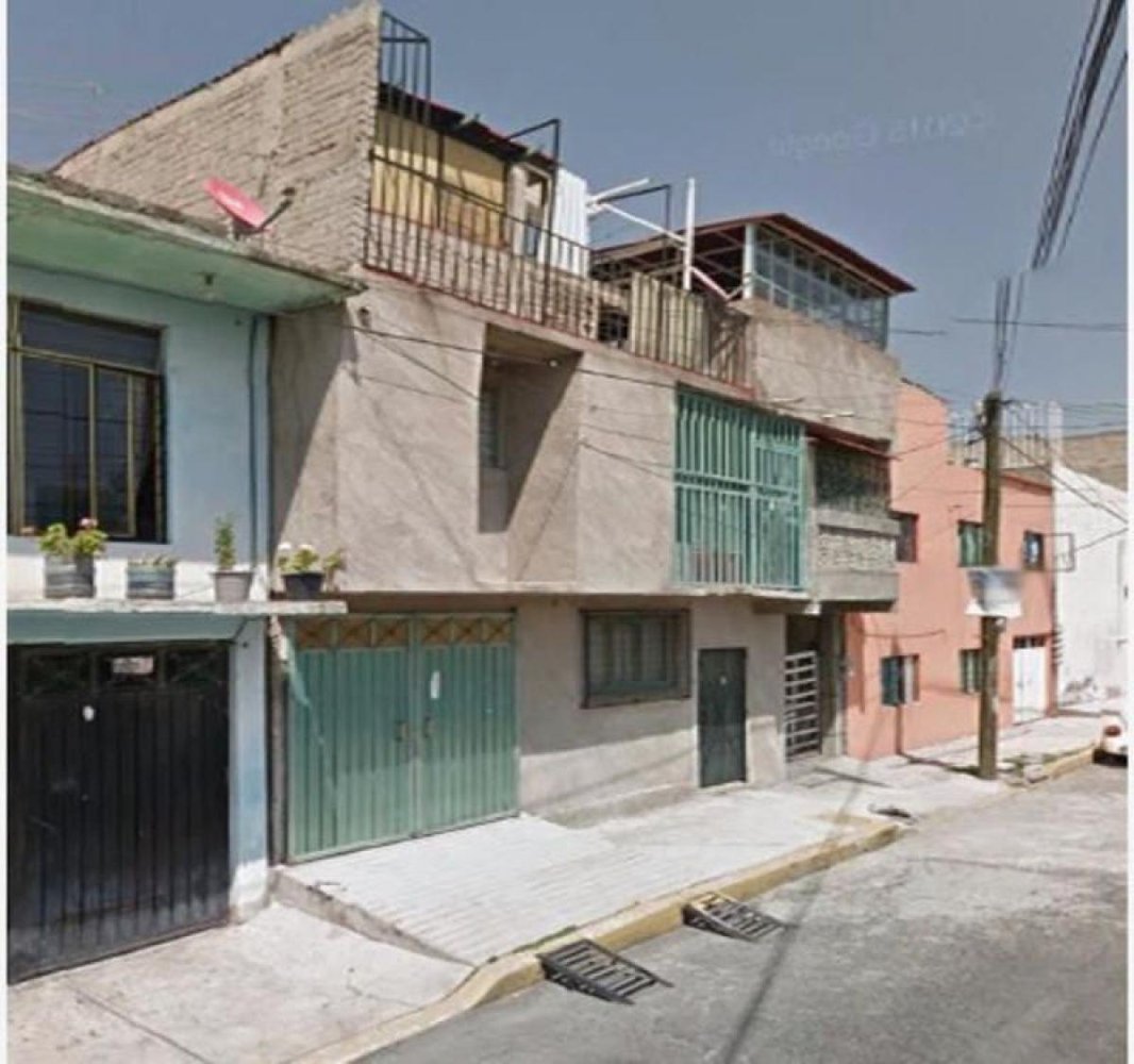 5 bedrooms House in Ciudad Nezahualcoyotl, Mexico No. 213425