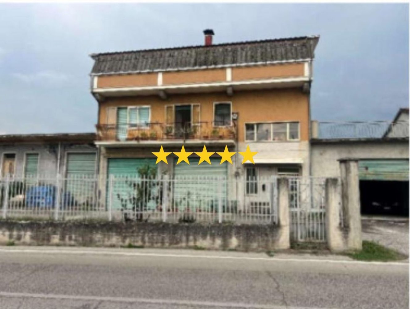 7 bedrooms Villa in Pratola Peligna, Italy No. 325238