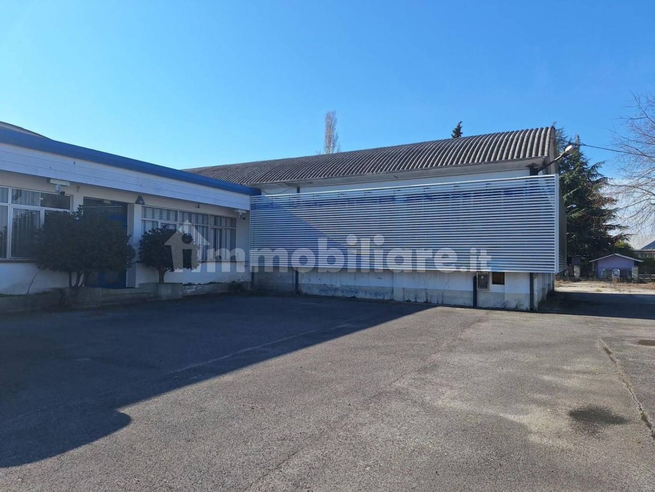 Almacén en Udine, Italy 5500 m² No. 317786