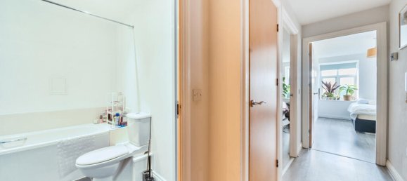 2 bedrooms Apartment in London, United Kingdom No. 7720 24