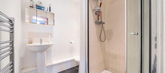 2 bedrooms Apartment in London, United Kingdom No. 7720 18