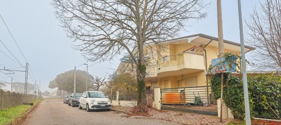 Пентхаус с 5 комнатами в Червия, Италия № 32359 39