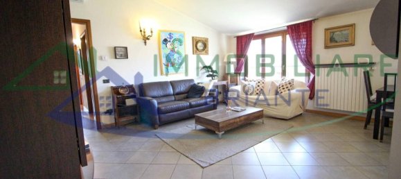 3-salle Appartement à Somma Lombardo, Italy No. 41387 7