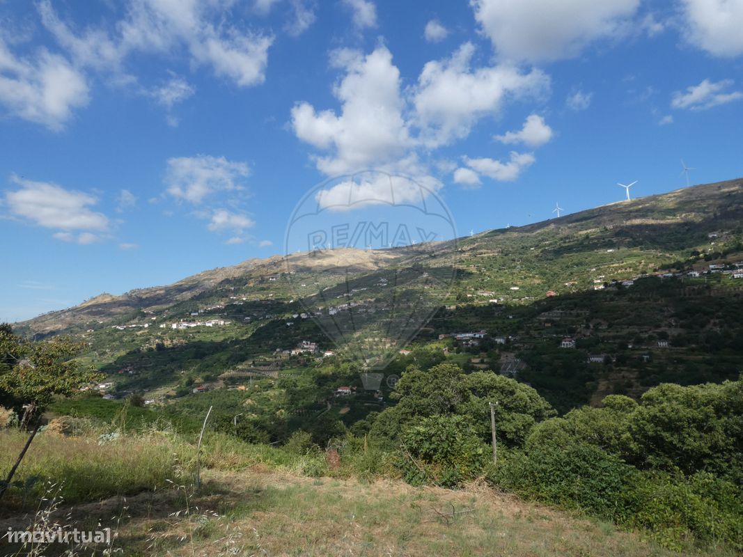 848m² Land in Resende, Portugal No. 221255