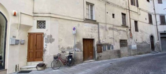 227m² Commercial property in Montevarchi, Italy No. 376150 7