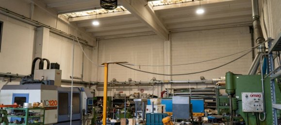 Entrepôt à Mozzate, Italy 580m² No. 72894 4