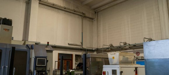 Entrepôt à Mozzate, Italy 580m² No. 72894 7