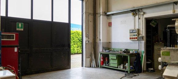 Entrepôt à Mozzate, Italy 580m² No. 72894 16