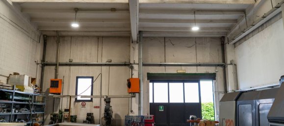 Entrepôt à Mozzate, Italy 580m² No. 72894 8