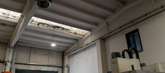 Entrepôt à Mozzate, Italy 580m² No. 72894 20