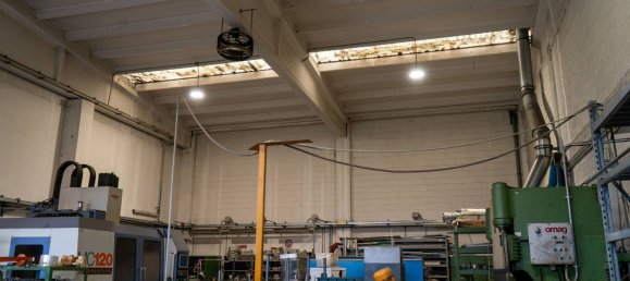 Entrepôt à Mozzate, Italy 580m² No. 72894 3