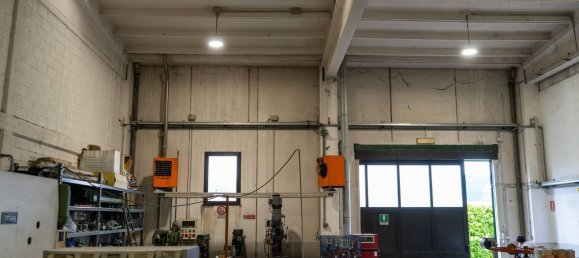 Entrepôt à Mozzate, Italy 580m² No. 72894 21