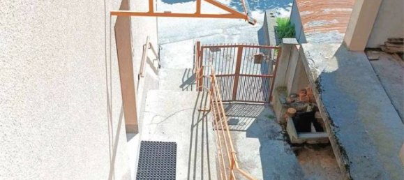 Дом с 2 спальнями в Доннас, Италия № 214265 26