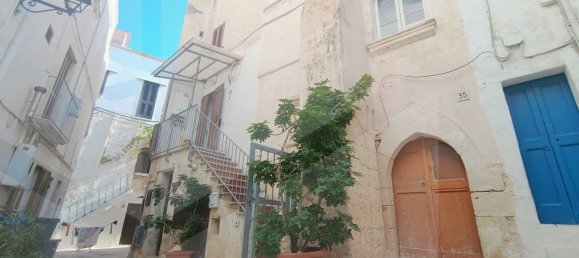 Дом с 2 комнатами в Полиньяно а Маре, Италия № 22525 3