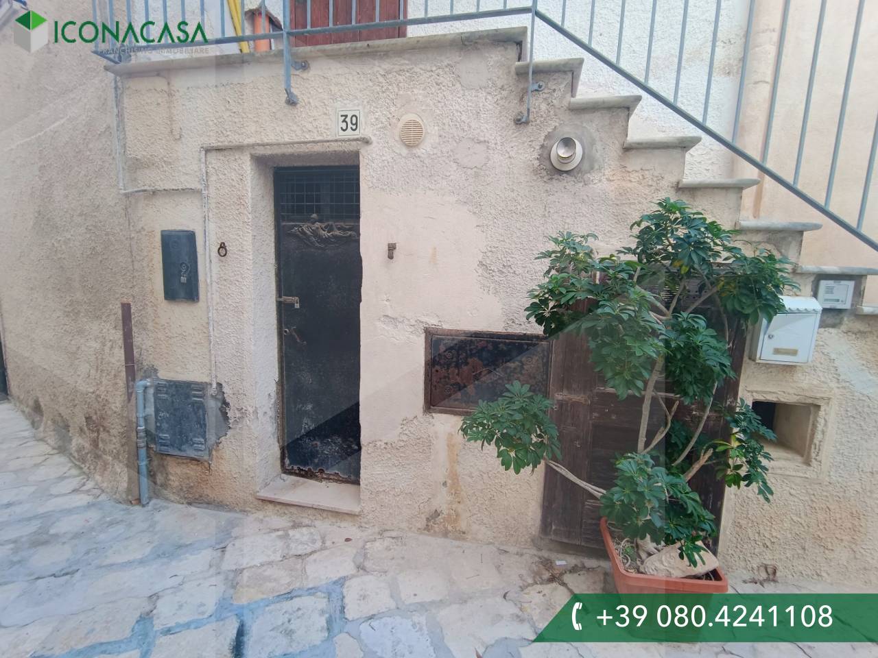 Дом с 2 комнатами в Полиньяно а Маре, Италия № 22525