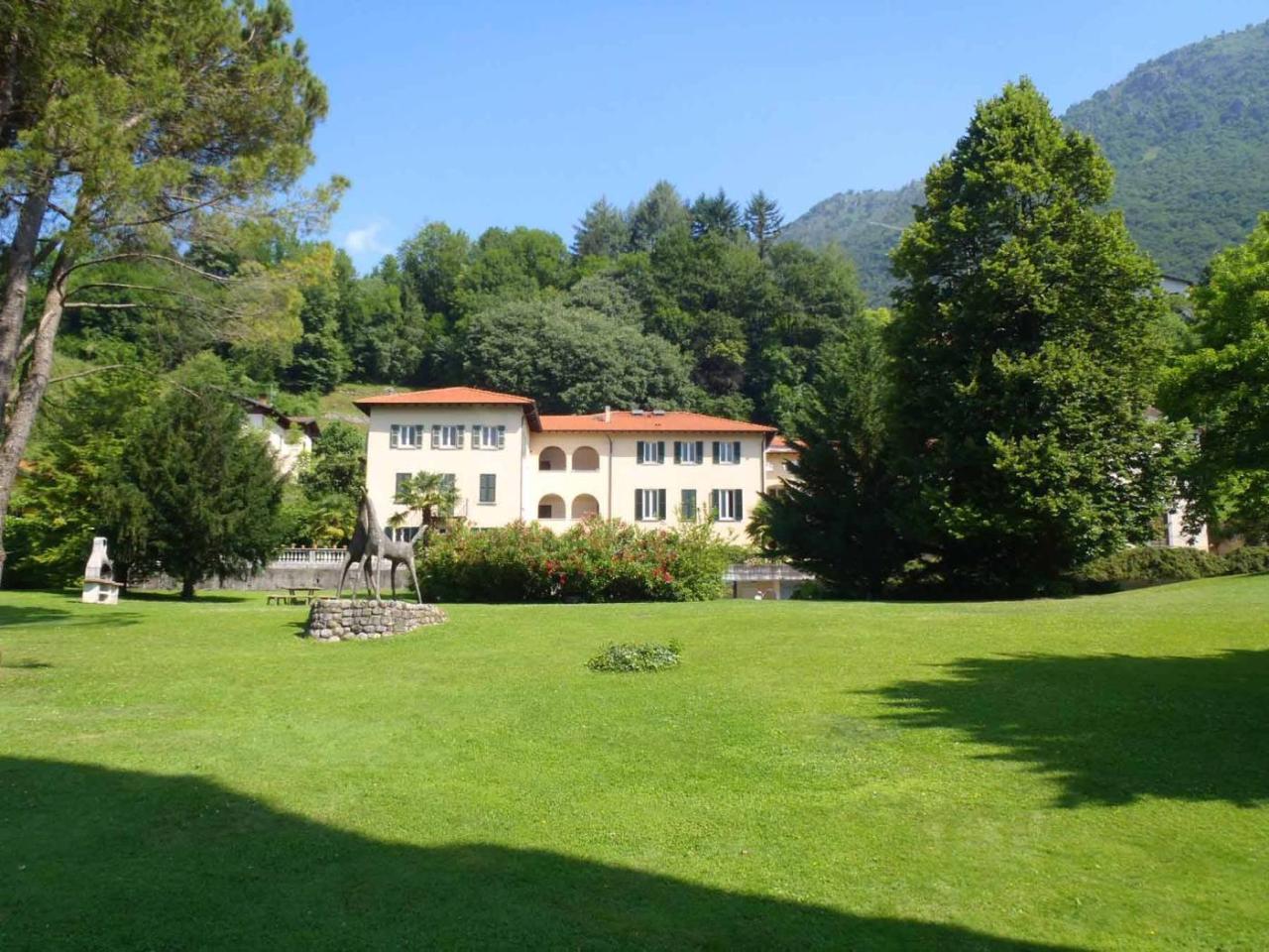 Квартира с 3 комнатами в Карлаццо, Италия № 156957