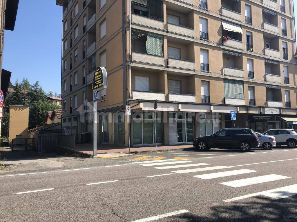 Коммерческая недвижимость с 3 комнатами в Гаджо Монтано, Италия № 140536