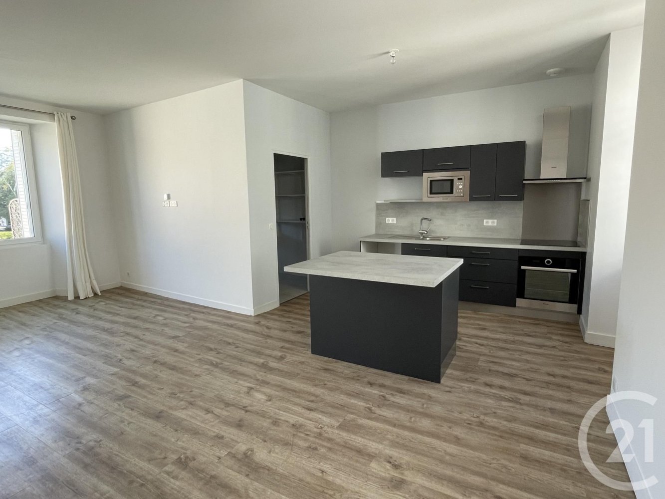 Дуплекс с 3 спальнями в Шатору, Франция № 96846