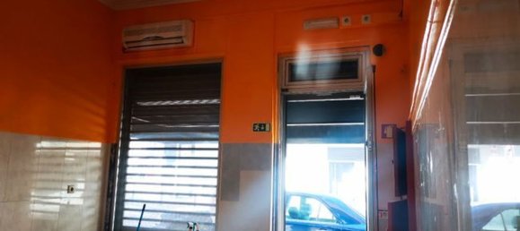 18m² Commercial property in Amadora, Portugal No. 67350 6