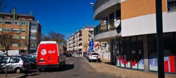 18m² Commercial property in Amadora, Portugal No. 67350 13