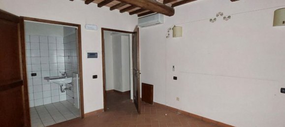 1542m² Building in San Venanzo, Italy No. 80062 6