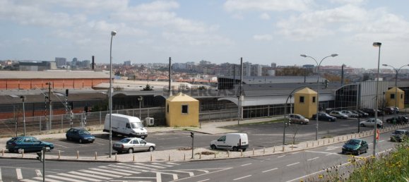 165m² Commercial property in Amadora, Portugal No. 169105 20