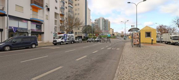 165m² Commercial property in Amadora, Portugal No. 169105 15