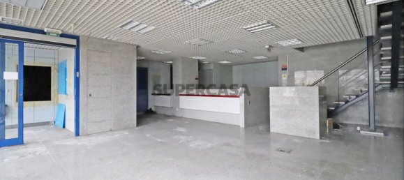 165m² Commercial property in Amadora, Portugal No. 169105 21