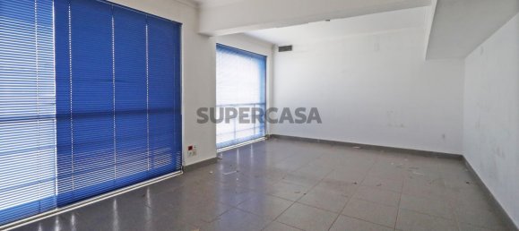 165m² Commercial property in Amadora, Portugal No. 169105 5