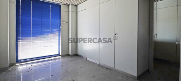 165m² Commercial property in Amadora, Portugal No. 169105 9
