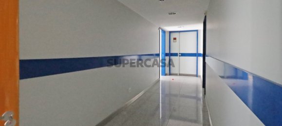 165m² Commercial property in Amadora, Portugal No. 169105 4