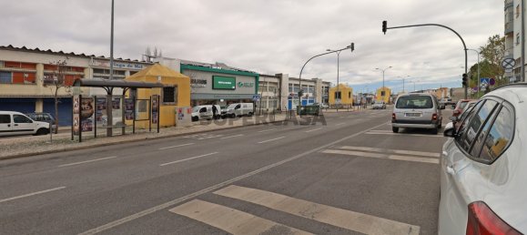 165m² Commercial property in Amadora, Portugal No. 169105 17