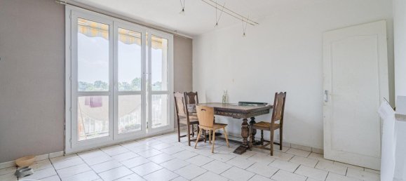 2 chambres Appartement à Joué-lès-Tours, France No. 256873 2