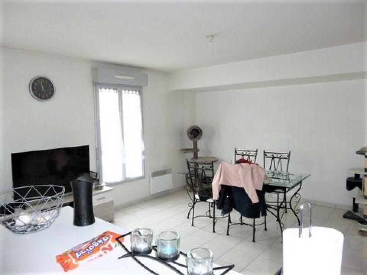 Studio in Chantonnay, France No. 33536