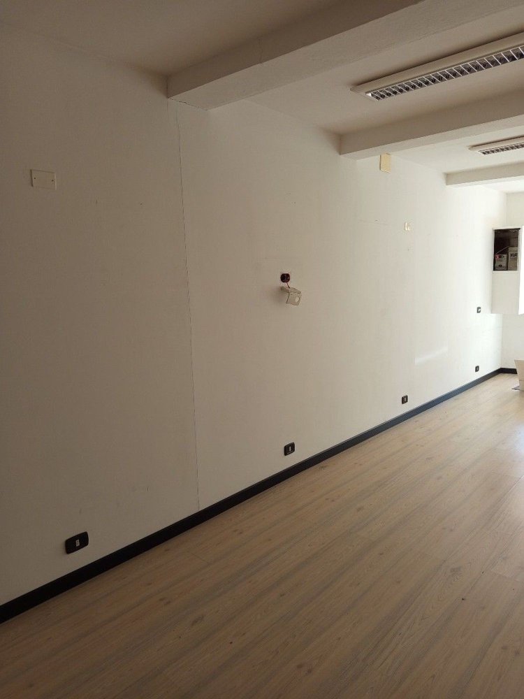 Gewerbliche Immobilie in Montecchio Emilia, Italy 46m², Nr. 94172