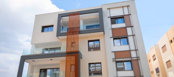 3 bedrooms Apartment in Limassol, Cyprus No. 23383 16