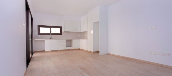 3 bedrooms Apartment in Limassol, Cyprus No. 23383 12