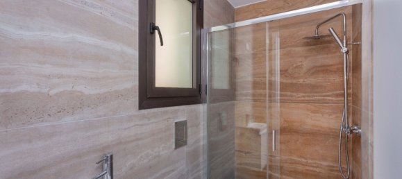 3 bedrooms Apartment in Limassol, Cyprus No. 23383 9