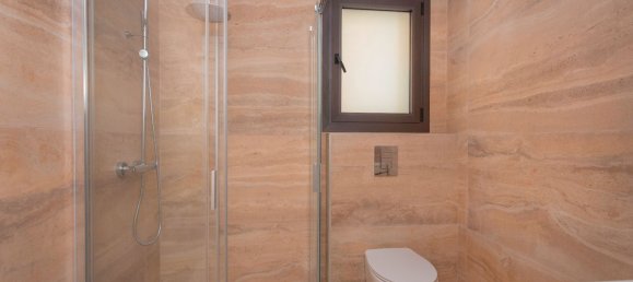 3 bedrooms Apartment in Limassol, Cyprus No. 23383 7