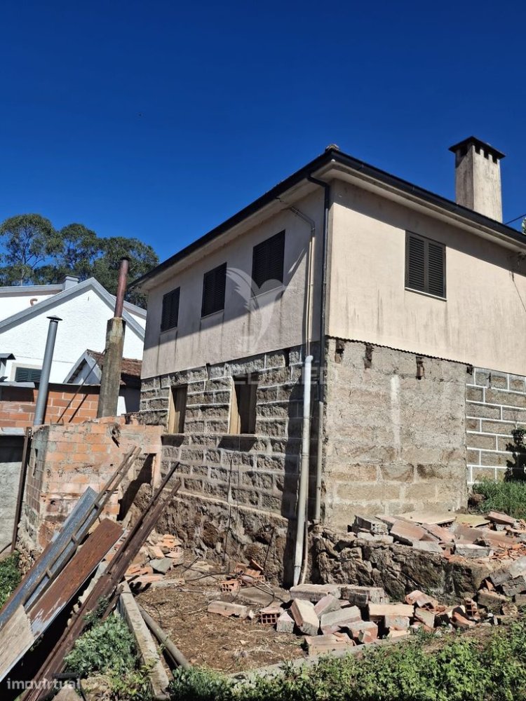 Casa de 2 dormitorios en Amarante, Portugal No. 235728