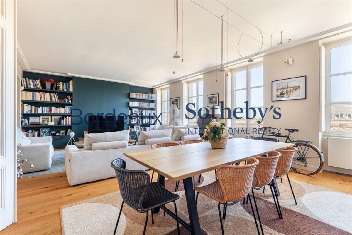 4 bedrooms Duplex in Bordeaux, France No. 344202