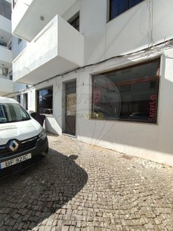 163m² Commercial property in Quelfes, Portugal No. 73373
