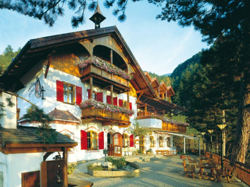 930m² Hotel in Trentino-Alto Adige, Italy No. 335131