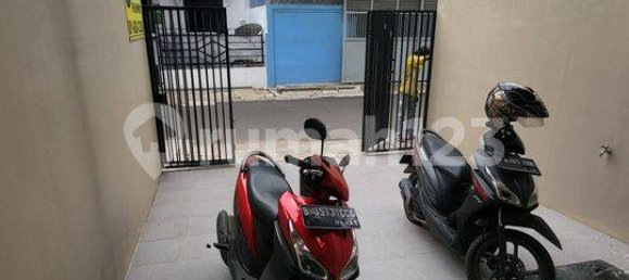 3 bedrooms House in Jakarta, Indonesia No. 1870 28