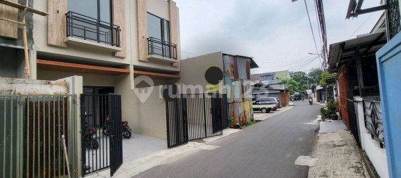 3 bedrooms House in Jakarta, Indonesia No. 1870 26