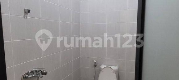 3 bedrooms House in Jakarta, Indonesia No. 1870 35