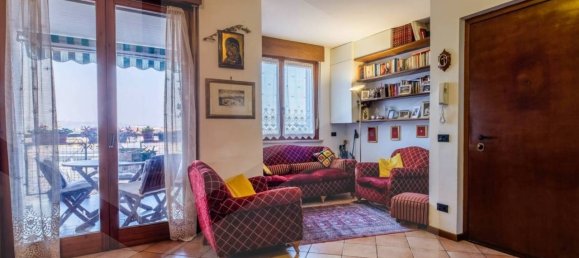 5 rooms Apartment in Verona, Italy No. 21456 3