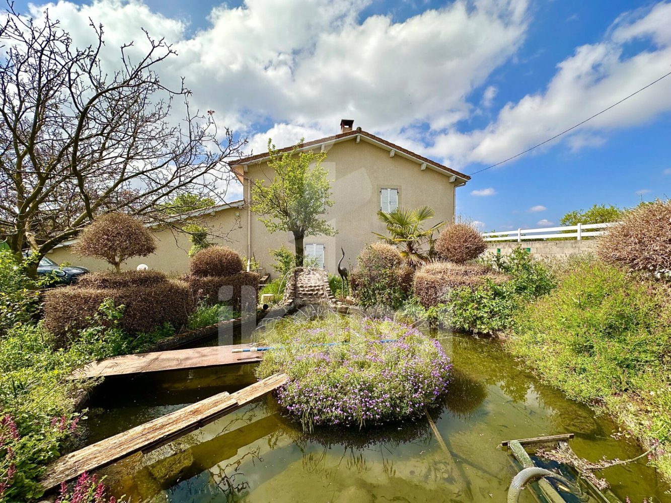 Casa de 4 dormitorios en Valence, France No. 245189