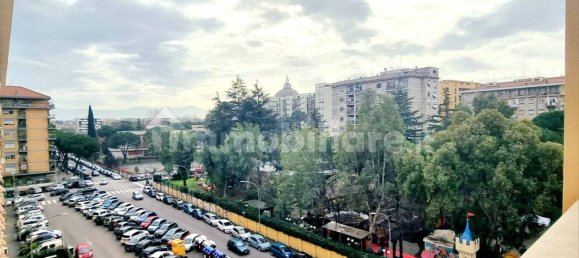 3 chambres Appartement à Rome, Italy No. 357504 2