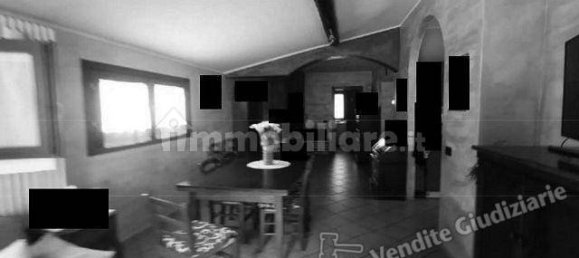 5 bedrooms Apartment in Lendinara, Italy No. 52426 3
